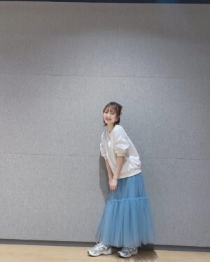 Yurika Kubo Instagram - 青ブタ！2023年夏劇場公開です🌈
よろしくお願いします☃️

・
・
・
sweat @agnesb_officiel 
shoes @newbalance 

▷
#シカコ #shikaco #小鹿 #시카코 
#久保ユリカ #kuboyurika #久保百合花 #쿠보유리카 #奈良 #NARA #나라 #鹿 #deer #사슴 #ootd #오오티디 #옷스타그램 #코디 #sneaker #スニーカー #ニューバランス #newbalance #水色