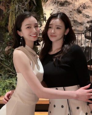 Yuu Tejima Instagram - ・

トークショーは芹那も一緒だったよ💗

　

相変わらず癒しだった☺️ 
そして相変わらずスーパーマイペースだった😛笑　
そんなところも好き♡

あぁ〜好き過ぎる🫶話足りなかったぁ🥹💕

#芹那　#大好き　#癒し　#友達　#ズッ友 #🫶