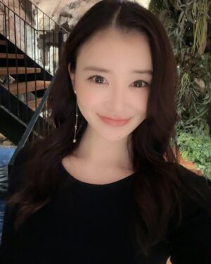 Yuu Tejima Instagram - ・

髪の毛ちょっと巻くだけでだいぶ印象変わる人です🙋‍♀️

アコルデさん
@accorder.kuroda 
で下まつ毛のエクステもバッチリつけてもらったから薄メイクでも目元華やかに見えて助かります🌸

#巻き髪　#自分じゃ出来ない　#ヘアアレンジ 
#アコルデ　#マツエク　#下まつ毛　#上は　#つけまつげ