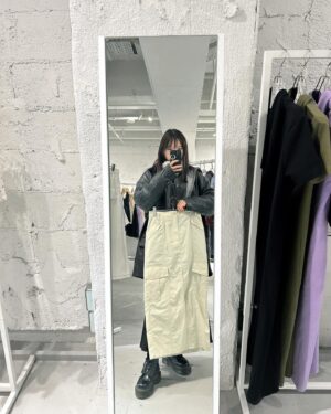 Yuuri Ota Instagram - XLARGE/X-girl/MILKFED. 2024 SUMMER展示会にお邪魔しました😼
今作も可愛すぎました~
MILKFED.さんではワンピースやバッグ、私にとっては数億年ぶりのミニスカートをオーダーしました！
カジュアルさと可愛さのバランスがとっても大好きです。
夏、楽しみだなあ🌻
#milkfed #xgirl #xlarge @milkfedjp