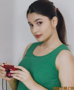 Yuvina Parthavi Instagram - from my digi cam🍓🫶🏼