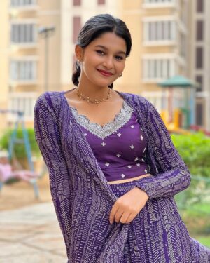 Yuvina Parthavi Instagram - 🎵🚨#siren promotions 🚨 @thehmmofficial 🎵
🪻💜👠🧞
.
.
.
.
Mua: @makeup_by_kez 
Hair do: @banuhairstylist 
Couture: @nirali_design_house 🧞