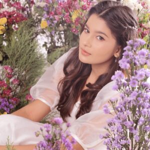 Yuvina Parthavi Instagram - my time to bloom🌸🌷🪽
.
.
.
.
.
.
Photography: @alex_judeson 
Mua: @arthibalajimakeoverstyles 
Outfit: @effingo.arcadia 
Hairdo: @muthulakshmiravichandran