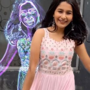 Yuvina Parthavi Instagram - Dancing with my Self partner🫠🦋
#yuvinaparthavi 🌸

#reels #meghamkarukkatha #thiruchitrambalam #dhanush #dhanushsongs #parakaparaka #tamilreels #latefortrend #clone 
#yuvina .
@dhanushkraja @raashiikhanna @nithyamenen @priyabhavanishankar @anirudhofficial