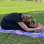 Yuyuniz Navas Instagram – Hay una grieta en todo, así es como entra la luz.
#yoga #yuyuquotes #mindfulness #surrender #pachimotanasana 
@martinpetit1