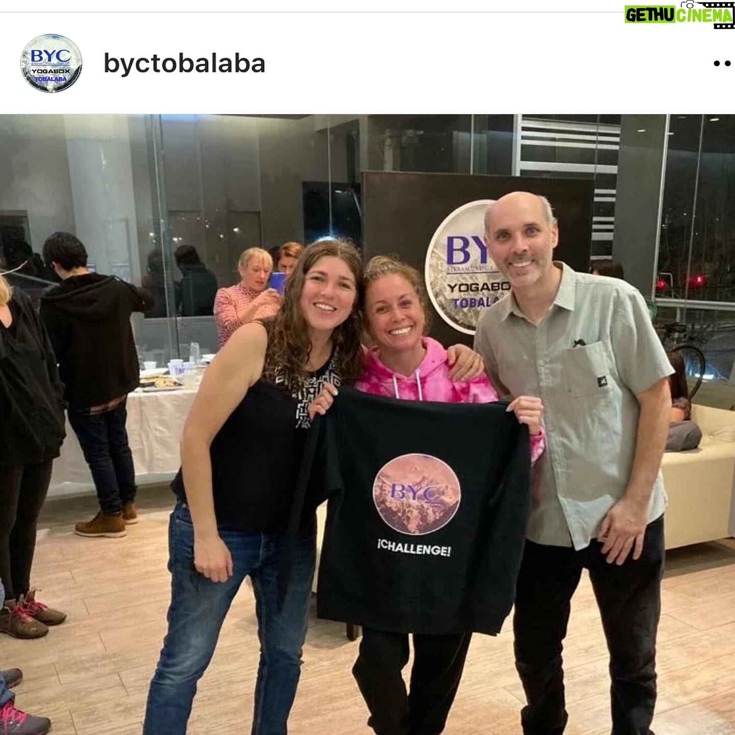 Yuyuniz Navas - 794 Likes - No nos falta felicidad, nos sobra sufrimiento.
Cruzar la puerta es solo un paso
🚶🏽
La puerta está ahí para ser abierta o, para cerrarla.
Gente linda… Los llevo en el 🫶🏻gracias por sus enseñanzas
#yuyuquotes #felizjueves #miyogatuyoga #letsgo #elcaminodelyoga