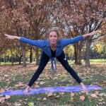 Yuyuniz Navas Instagram – El Yoga, es la mejor herramienta de auto educación y realización a la vez.
A través del cuerpo logramos desarrollar niveles de conciencia, y liberar toxinas.
El Yoga, es también la perfecta herramienta de salud, ya que nos permite trabajar sobre nuestra atención.
La fluctuación de pensamientos,  la atención dividida, y la pérdida de memoria, perjudica enormemente nuestra salud física y mental.
#practicadeyoga #memoria #atencion #dristi #saludmental #foco #elcaminodelyoga
@martinpetit1