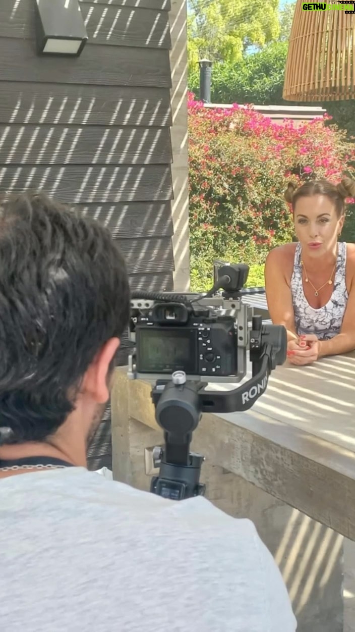 Yuyuniz Navas Instagram - Amanecer. Si comprendiéramos lo que significa. Cada día una nueva oportunidad, a cada instante poder tener la capacidad de transformarse. Cuidar tu cuerpo, cómo alimentarlo, y cómo potenciarlo, un trabajo que pocos quieren hacer. Tu rutina, costumbres y hábitos, te construyen, te definen y te potencian para ser tu verdadera versión. Qué rutinas incorporarás este nuevo año? #sabadodulce #habitos #healthypractices