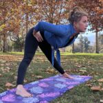 Yuyuniz Navas Instagram – El Yoga, es la mejor herramienta de auto educación y realización a la vez.
A través del cuerpo logramos desarrollar niveles de conciencia, y liberar toxinas.
El Yoga, es también la perfecta herramienta de salud, ya que nos permite trabajar sobre nuestra atención.
La fluctuación de pensamientos,  la atención dividida, y la pérdida de memoria, perjudica enormemente nuestra salud física y mental.
#practicadeyoga #memoria #atencion #dristi #saludmental #foco #elcaminodelyoga
@martinpetit1