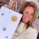 Yuyuniz Navas Instagram - Llegando a una determinada edad, el potencial físico de nuestro cuerpo cambia, también la mente. Hoy la vejez, es vista como una enfermedad. Es claro cómo la Epigenética marca nuestra salud, así el yoga, la meditación, tomar agua, hacer ejercicio, tener buenas relaciones, nutrirse en la alimentación, es vital para llevar una buena vida. @ortomolecular_chile es un oasis para tu salud, con accesoria nutricional, expertos y los mejores productos para ti y tu salud. Ven por tus suplementos y vitaminas #ortomolecularchile #vitaminas #omega #magnesio #triptofano