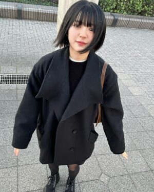 Yuzuki Hirakawa Instagram - #さんぽ 

2枚目はピースの名残りがあるね。笑
まだまだ寒いけどミニ丈頑張って履いてる時ある。