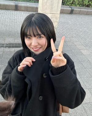 Yuzuki Hirakawa Instagram - #さんぽ 

2枚目はピースの名残りがあるね。笑
まだまだ寒いけどミニ丈頑張って履いてる時ある。