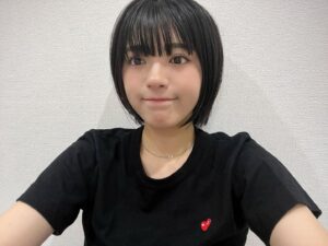 Yuzuki Hirakawa Instagram - (ˊᵕˋ)

特に何も予定ないけどメイクした日！
あんまり笑ってる写真載せないからちょいと新鮮である。

なんかiPhoneのカメラで写真撮ると明るさ勝手に変わるのどうにか出来たりする？笑

みんな今日は何したの〜？

このとっちらかってる文章どうにかしな？自分！笑