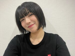 Yuzuki Hirakawa Instagram - (ˊᵕˋ)

特に何も予定ないけどメイクした日！
あんまり笑ってる写真載せないからちょいと新鮮である。

なんかiPhoneのカメラで写真撮ると明るさ勝手に変わるのどうにか出来たりする？笑

みんな今日は何したの〜？

このとっちらかってる文章どうにかしな？自分！笑