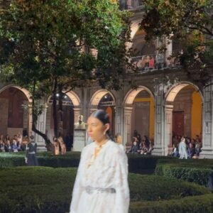 Yvette Monreal Instagram - Dior ✨w my sis🇲🇽♥️