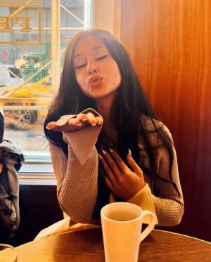 Yvette Monreal Instagram - NY memmys💭🗽💕