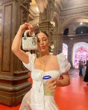 Yvette Monreal Instagram - Dior ✨w my sis🇲🇽♥️