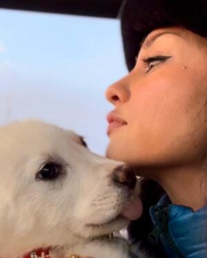 Yvette Monreal Instagram - 🫐🐶🐾🛍💕