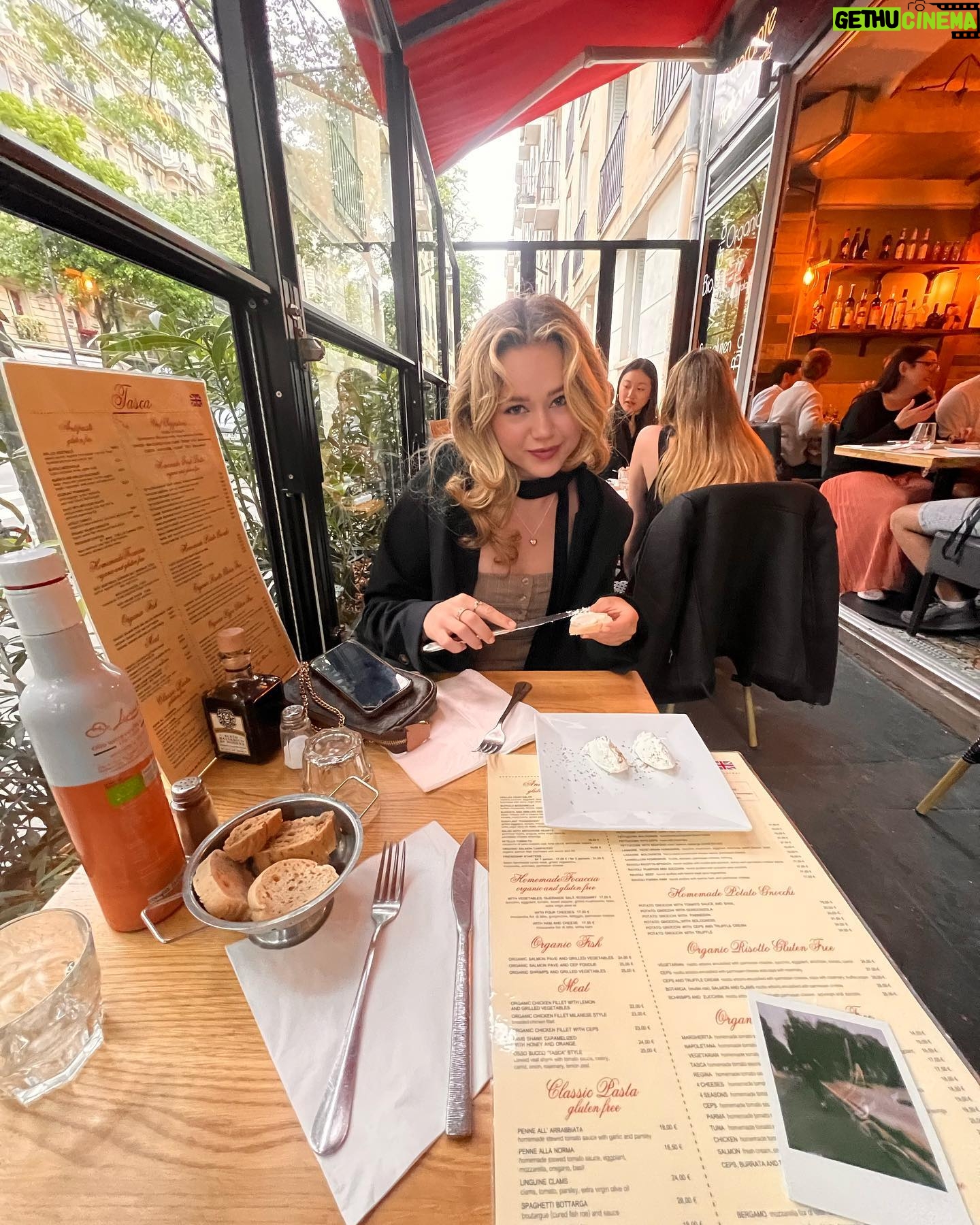 Yvette Monreal Instagram - When work brought you art, spaghetti and your little travel baguette 🥹🥖 💕. 🍝 🖼️🧳