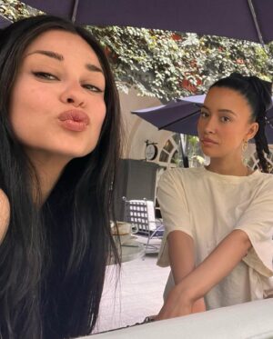 Yvette Monreal Instagram - 🌴💞✨