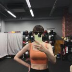 Yvonne Liang Instagram - 不得不練！👿🔥 把煩擾的、無能為力的焦躁， 集中念力，投射在沙包上，打爆它！ #HighIntensityIntervalTraining #Boxing @dynamicfitness_dz 🥊