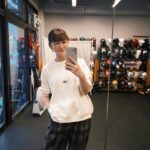 Yvonne Liang Instagram - 在平行宇宙裡， 每個版本的人生都是存在的， 只是現在的意識，選擇了其中一個版本而已。 那麼，我們就可以安心的過好此刻的版本了， 因為其他的遺憾，在別的平行時空都會補足的。 #好 🍃