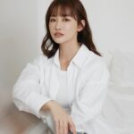 Yvonne Liang Instagram - 也許， 美好的奇蹟本來就正在發生， 不用特別去相信， 只要在茫茫人海中， 你能認出來就好。 🩶