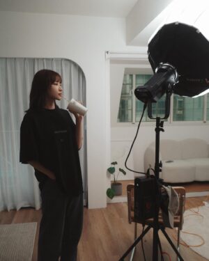 Yvonne Liang Instagram - 矛盾的、討厭的，又割捨不了的自己，
不夠善良的每一個我們，
沒關係，Take it slow，
我會陪著你一直到最後。

#受不了妳耶