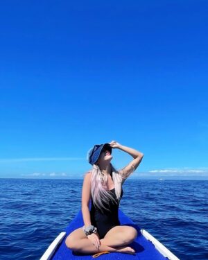 ZSun Instagram - 🧜‍♀️💘🌊 #Happiness 
행복 그 자체. 즐겨. 꺄륵.
