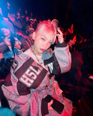 ZSun Instagram - 치코리타의 ᴘʜᴏᴛᴏ ᴅᴜᴍᴘ🌱
@holynumber7 
@seoulfashionweek_official 
@cocanbutter_official