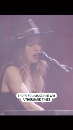ZZ Ward Instagram - Break Her Heart Live from Denver 💔💔💔