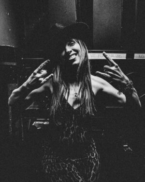 ZZ Ward Instagram - Just grateful⭐️to be on tour, to have a new album out, for living with my toddler on a tour bus!! So proud to be independent at this point of my music life and getting to play my songs on stage every night! Life is good🙏🙏🙏#dirtyshine