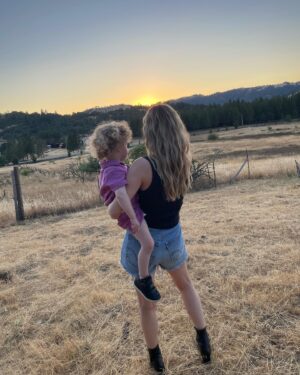 ZZ Ward Instagram - I got to take my son to where I grew up and it was beyond magical! Loved going back to my hometown of Roseburg, OR to play the Halfshell. Love you Douglas County!! Show recap post coming soon🤍 #oregon #dirtyshine