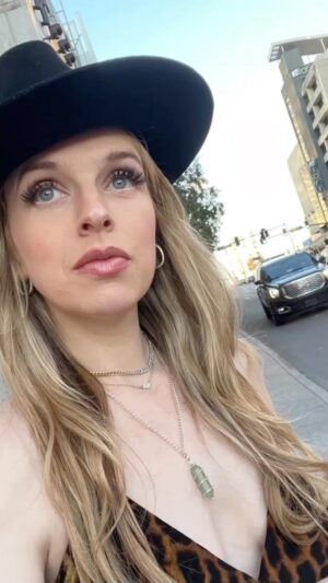 ZZ Ward Instagram - That’s a wrap on the first leg of the One Hell Of A Night tour!!! What a dream come true it was to be back out on the road again seeing all your beautiful faces at these shows!! 🖤🖤🖤Love my tour family @rohanguitar @meatdadrummer @prestonhayden1 @iamerickwalls @erindoc12 shout out to @whyandhowmgmt @bkalmick @kiddbogart @sseigle1 see y’all in November for round two of the One Hell Of A Night Tour!!! Let’s go #dirtyshine links in bio