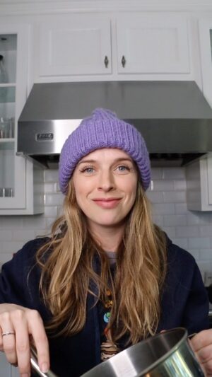 ZZ Ward Instagram - I know you were all wondering how I made my new video for Baby Don’t #dirtyshine