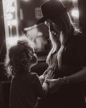 ZZ Ward Instagram - Happy Thanksgiving from my family to yours🤍🧡❤️📸 @charwar3