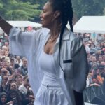 Zaho Instagram - On remet ça : -le 21 Juin à Montréal : @francosmtl / @clubsodamtl -le 30 juin à Nice : @lakermesse.fstvl -le 6 juillet à Taverny : @dyrfestival 🔥🔥🔥
