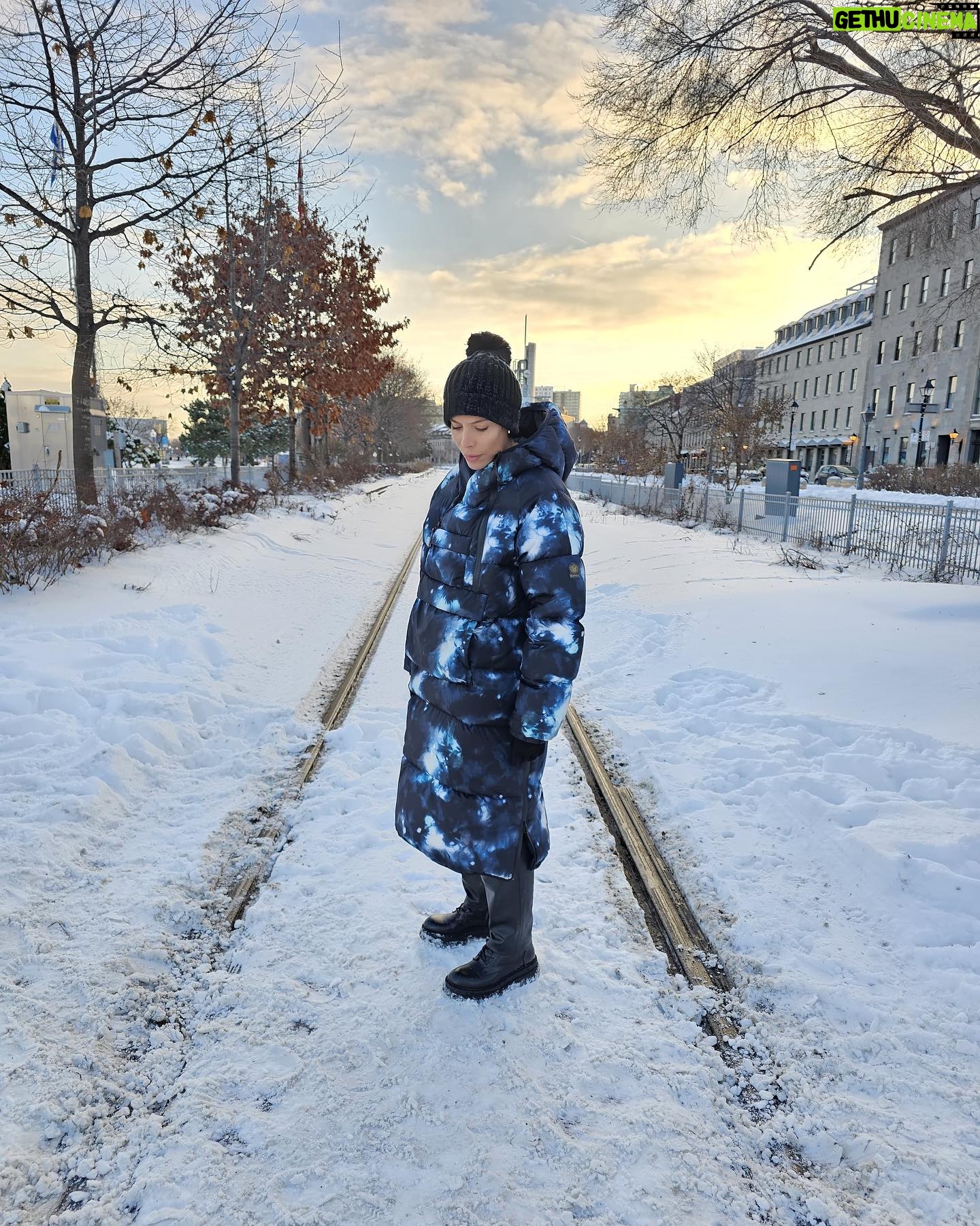 Zaho Instagram - « Quand j’étais sous la neige à chercher l’soleil dis moi t’étais où ? »