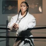 Zaho Instagram - Déjà 1M de vues 🔥🔥🔥 #Fana @jador_adevarat x @zahonline x @guaynaa 💄 @manoncana 🪡 @barbaraikkache 📸 @omarsehilll 🎥 @alancohzn 🎞️ @nowayclip 🏟️ @sweatboxing