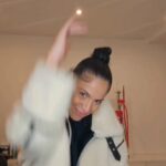 Zaho Instagram - Choré Fana Challenge ! Qui dit mieux ? #FANA @jador_adevarat @guaynaa