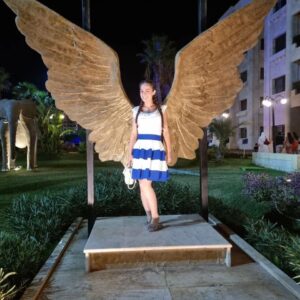 Zaina Barafy Instagram - Happy weekend 💙🧚‍♀️