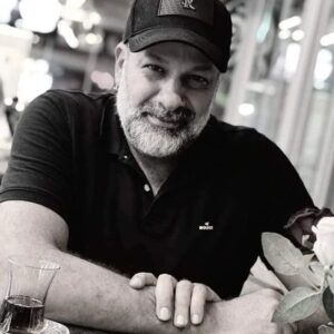 Zaina Barafy Instagram - إنا لله وإنا إليه راجعون 
الله يرحمك ويصبر قلب عيلتك 
وداعا" شادي زيدان
