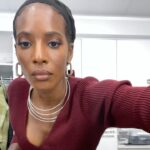 Zainab Johnson Instagram - Aleesha’s gorgeous makeup and hair looks for @uploadonprime Season 3 were done by the very talented @gentille6 and @kaayrosee.xo 💐 💐💐 You can binge all 3 season right now only on @primevideo and while you’re there check out my first one hour comedy special ‘Hijabs Off’ 🙌🏾