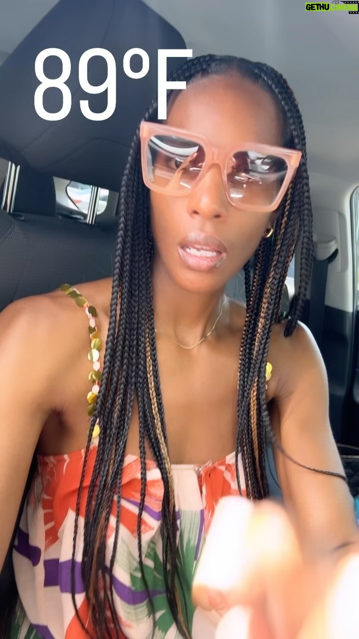 Zainab Johnson Instagram - It feel like 100 degrees but I got 2 shows TONIGHT May 24th in #jacksonville @comedyzonejax 7:15pm & 9:45pm and then 2 on Saturday May 25th 7pm & 9:30pm COME SEE ME π #jazzfestival #graduation #comedy #jokes #funny