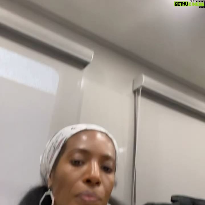 Zainab Johnson Instagram - Super happy to be able to tell you guys @uploadonprime Season 3 has been out for 3 weeks and tomorrow the final 2 episodes of the season will air so don’t miss it. Here’s some fun bts shenanigans 🤗