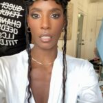 Zainab Johnson Instagram - The way Araxi and Shannon turned me into an African Goddess this morning for some more press for my special 🙌🏾🙌🏾🙌🏾 “HIJABS OFF” available NOW only on @primevideo 💇🏾‍♀️ styled by: @iamaraxilindsey 💄: @shannonpezzetta #hijabsoff #comedian #zainabjohnson #zainabjohnsonhijabsoff
