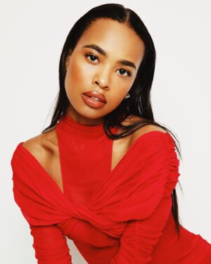 Zaria Instagram - ❤️

📸@jveloz 
👗 @mrenriquemelendez 
💇🏾‍♀️ @md.warren
Makeup by 🙋🏾‍♀️
@pressepr @iamjamesjolly