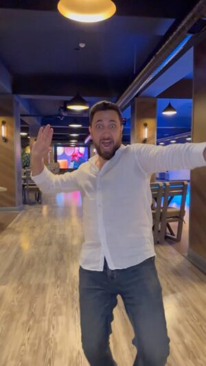 Zarina Qurbanova Instagram - Hansı bölgəmizin yeməklərini bəh-bəhlə yeyirsiniz? 🥗 @makharabaku 

@zarina_qurbanova_  #islammehreliyev 
#actor #aktor #oyuncu #islammehrali 
#actress #актриса #zarinagurbanova