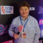Zarina Golubtsova Instagram - Я очень люблю свою работу и благодарна людям которые в меня верят ,которые мне помогают Мой директор @asta_1917 запустил проект ,,Звездач’’и пригласил меня с ним работать )❤️Мы набираем обороты ,пишем свежие ,а главное правдивые новости в @zvezdach_mag ,я хожу на Премии общаюсь со звёздами ❤️И всегда в курсе новостей российского шоубизнеса 👍🏻Я люблю своих коллег ,они добрые ,старательные и понимающие .Самое главное они меня любят и верят в меня ❤️Спасибо Вам🙏🏻А вы обрели работу свей мечты? #звездач#мечта#пацанки3