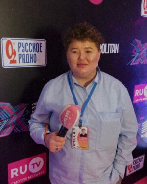 Zarina Golubtsova Instagram - Я очень люблю свою работу и благодарна людям которые в меня верят ,которые мне помогают Мой директор @asta_1917 запустил проект ,,Звездач’’и пригласил меня с ним работать )❤️Мы набираем обороты ,пишем свежие ,а главное правдивые новости в @zvezdach_mag ,я хожу на Премии общаюсь со звёздами ❤️И всегда в курсе новостей российского шоубизнеса 👍🏻Я люблю своих коллег ,они добрые ,старательные и понимающие .Самое главное они меня любят и верят в меня ❤️Спасибо Вам🙏🏻А вы обрели работу свей мечты?
#звездач#мечта#пацанки3